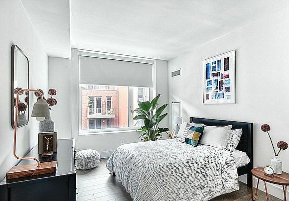 4th image of 510 E 14th St APT 320