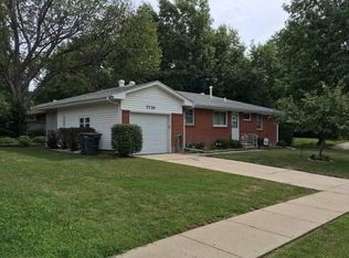 7730 Mesa Rd, Lincoln, NE 68505