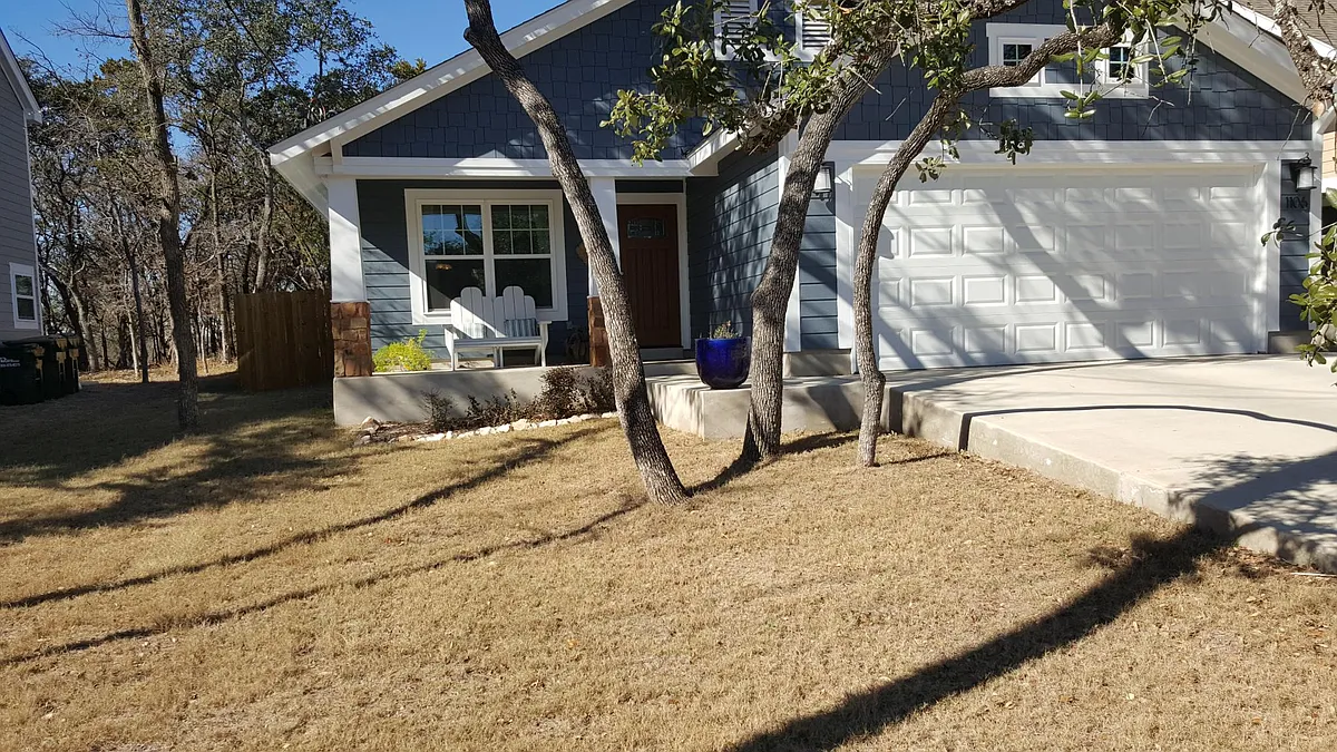 Main - 1106 Clyde St