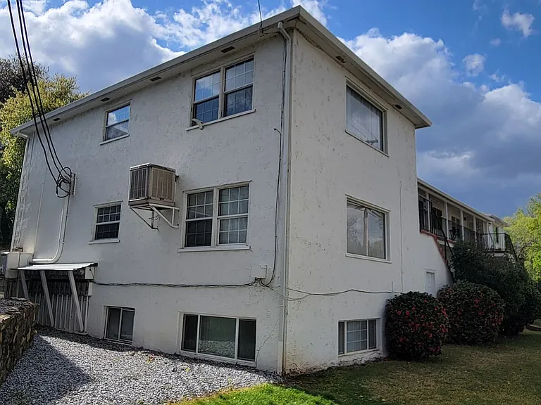 2222 California St — Photo 17
