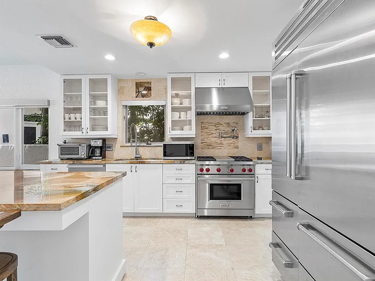 1421 Ponce De Leon Dr — Photo 17