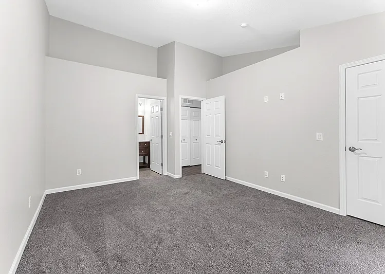 1009 Shadow Ln — Photo 9