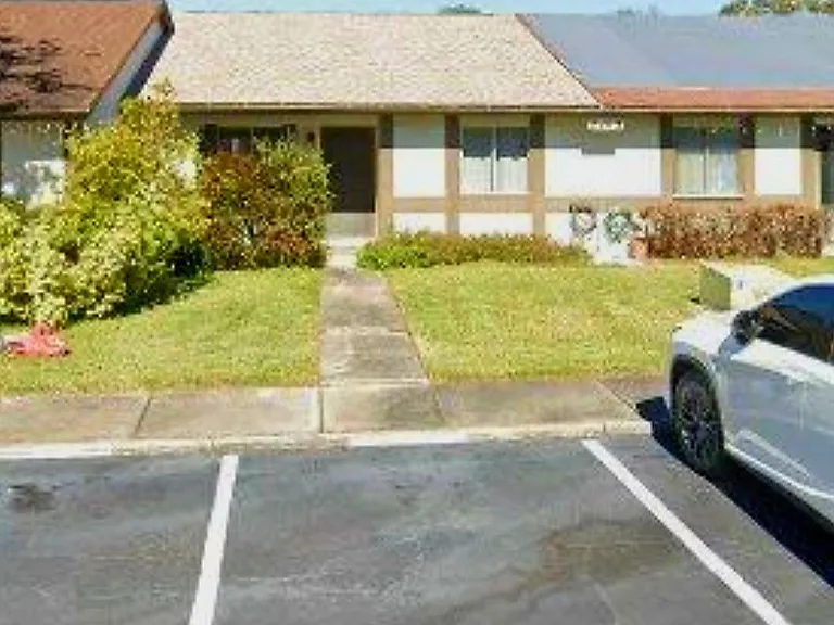2263 Bancroft Cir N #B — Photo 8