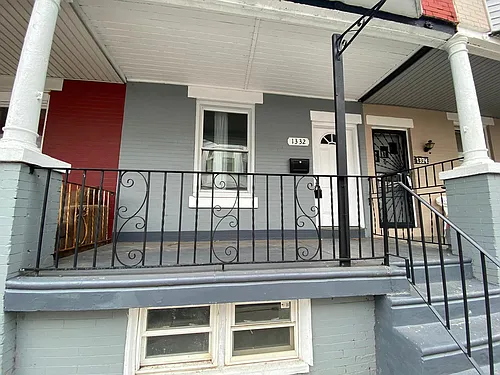 1332 N Hobart St Photo 1 1332 N Hobart St Photo 1