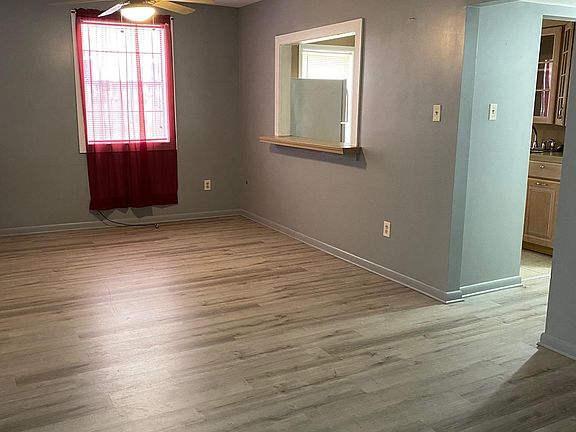 3rd image of 300 Jewel St APT 3