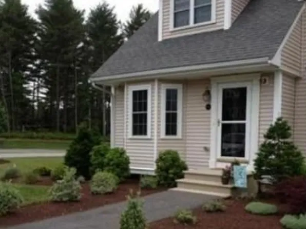 44 Copper Lantern Ln, Carver, MA 02330