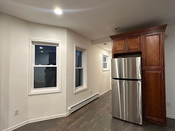 4th image of 11275 Dillon St