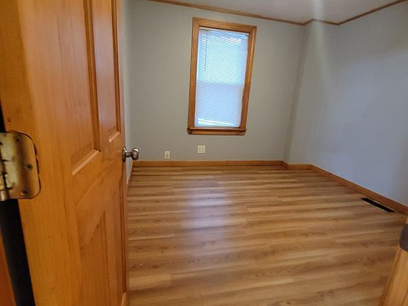 2nd image of 139 Archambault Ave Floor 1