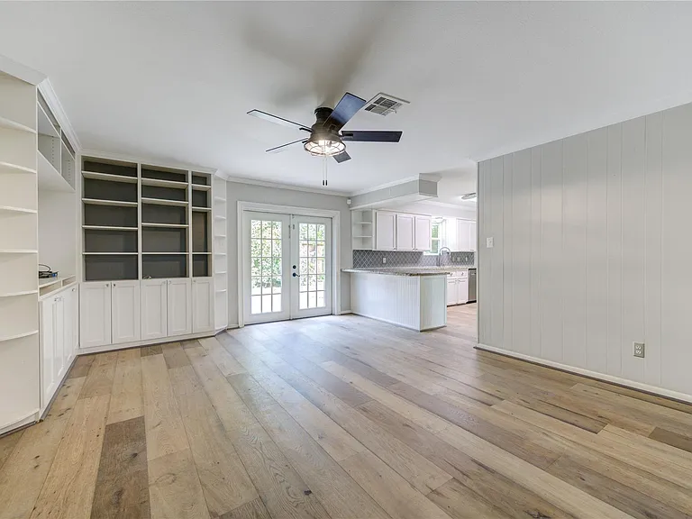 5019 Oak Forest Dr — Photo 7