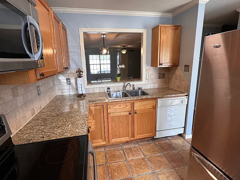 439 Rena Dr — Photo 6
