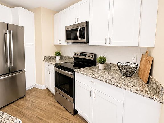 2nd image of 192 Springdale Cir