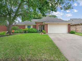 5502 Misty Crest Dr, Arlington, TX 76017