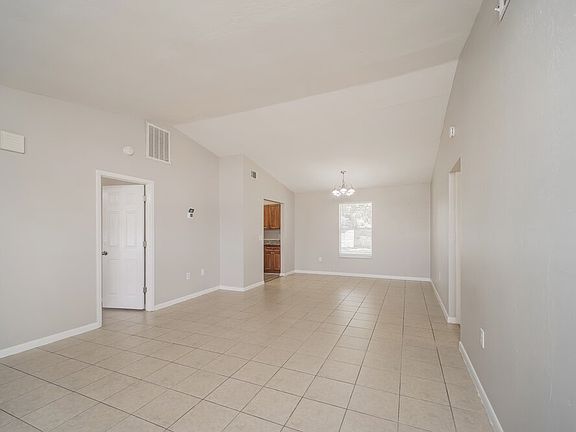 4th image of 2122 SE 6th Ln
