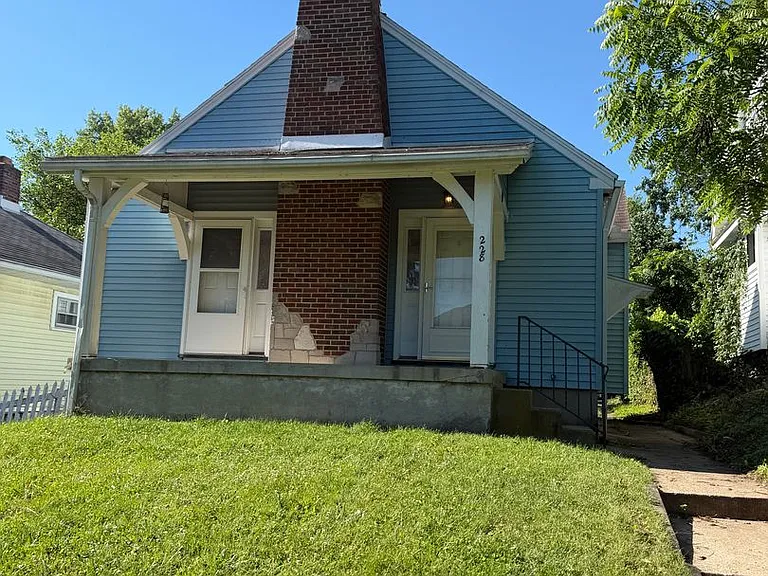 228 Fernwood Ave — Photo 1