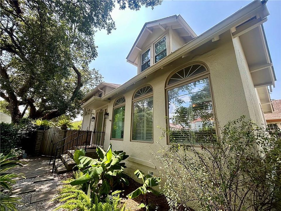 2nd image of 5844 Fontainebleau Dr