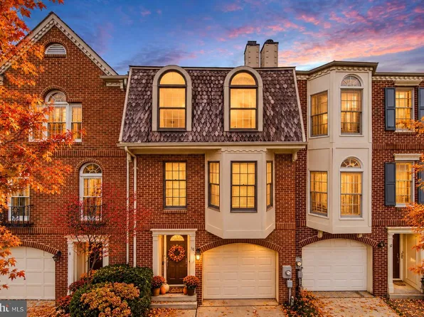 10 Victoria Sq, Frederick, MD 21702