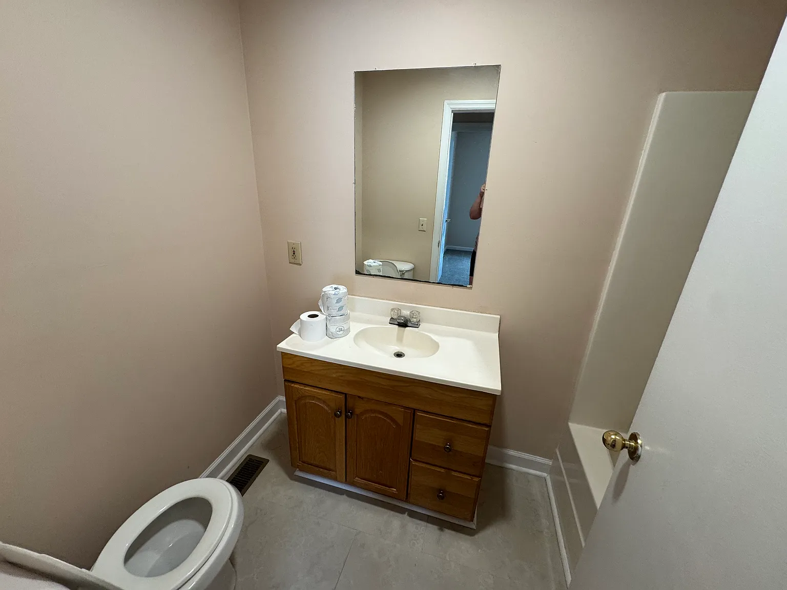 3 bed, 1125 sqft, $1,100 — Photo 3