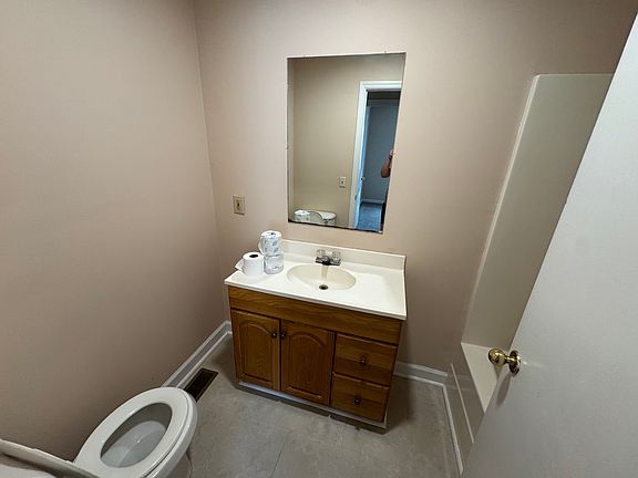 3rd image of 405 Zollie Lavender Rd