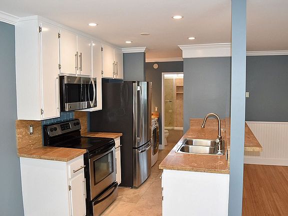 2nd image of 2884 Sawtelle Blvd