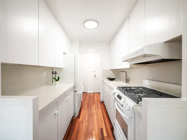 303 West 66th Street image 10 of 20