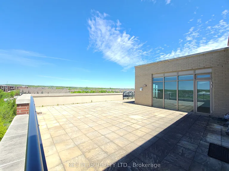 35 Baker Hill Blvd #Penthouse 9 — Photo 2