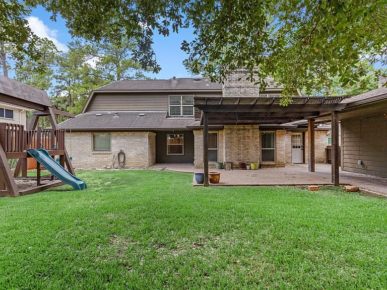 16210 Chipstead Dr — Photo 32