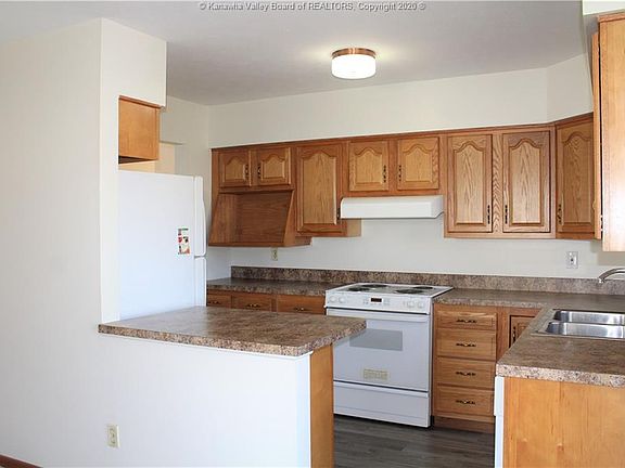 5th image of 1103 Hollyberry Ln