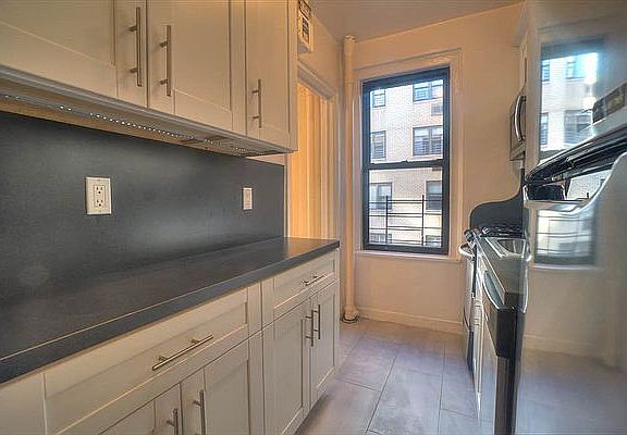 5th image of 311 E 72nd St APT 1B