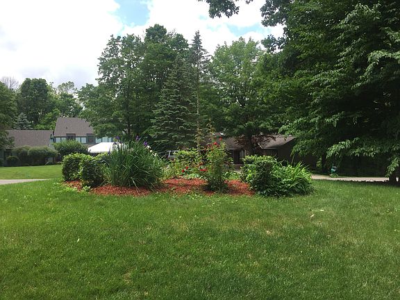 2nd image of 406 Beechwood Dr