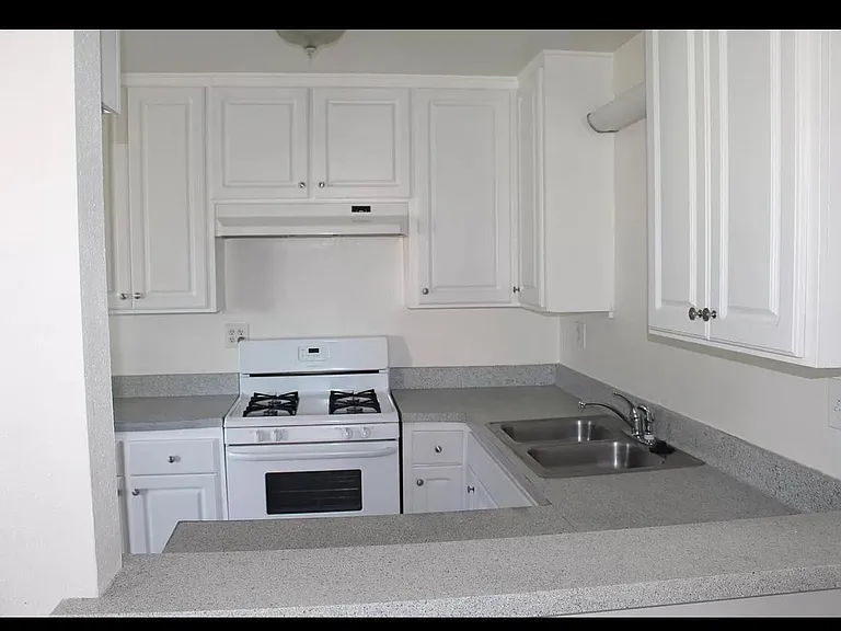 1307 Huntington St #D — Photo 3