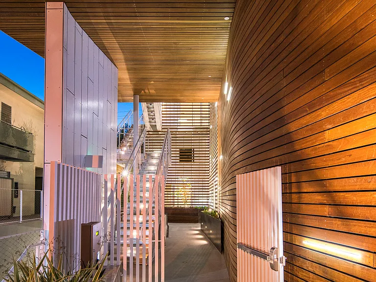 935 N San Vicente Blvd #7 — Photo 23