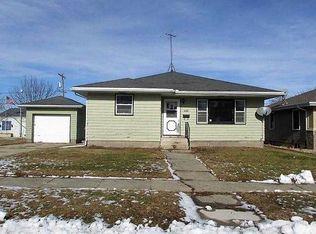 608 1st Ave E, Dyersville, IA 52040