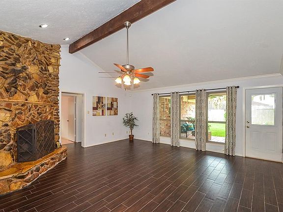 3rd image of 14015 Briarworth Dr