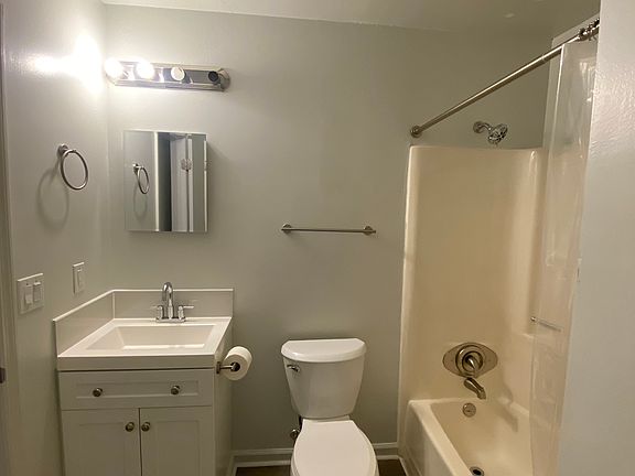 4th image of 109 Cedar Grove Dr #A
