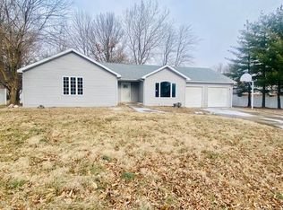 604 W Amy Ct, Robinson, IL 62454