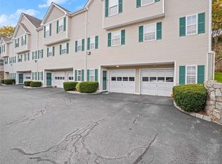 680 Hope St UNIT 10, Stamford, CT 06907