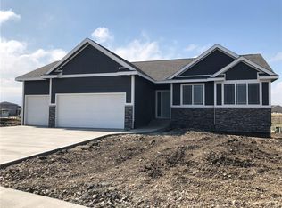 1121 Warrior Run Dr, Norwalk, IA 50211