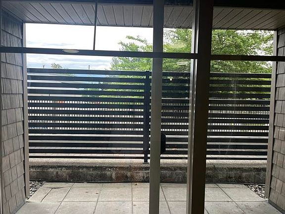 4th image of 45567 Yale Rd #101