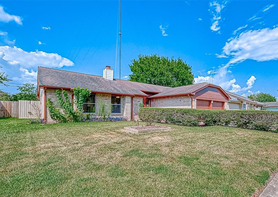 1st image of 8314 N Meadow Bird Cir