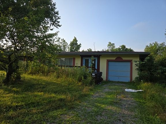 2nd image of 10384 Alexandria Pike