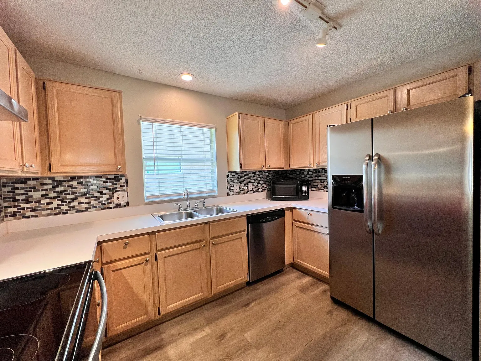 3991 Waterview Loop — Photo 3