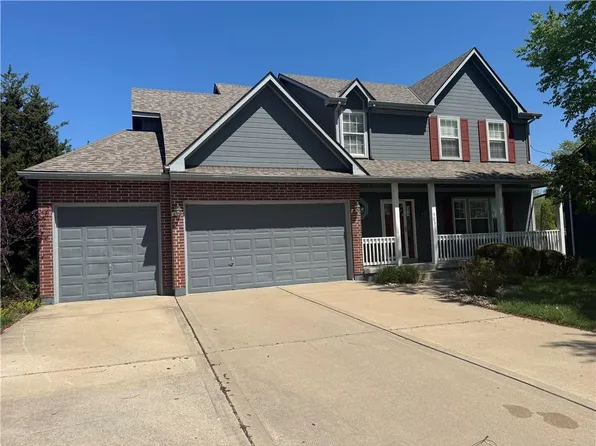 905 Paw Paw Ln, Liberty, MO 64068