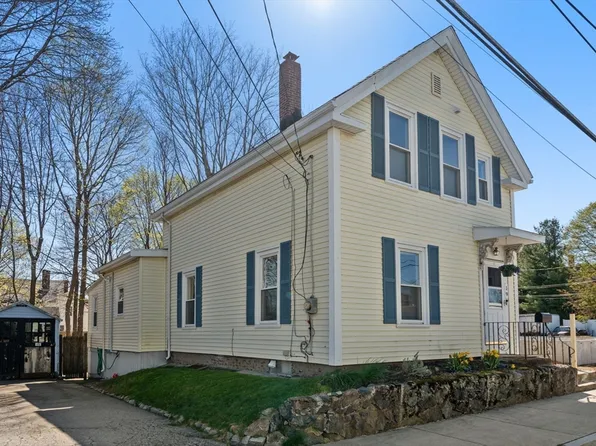 19 Emerson St, Stoneham, MA 02180