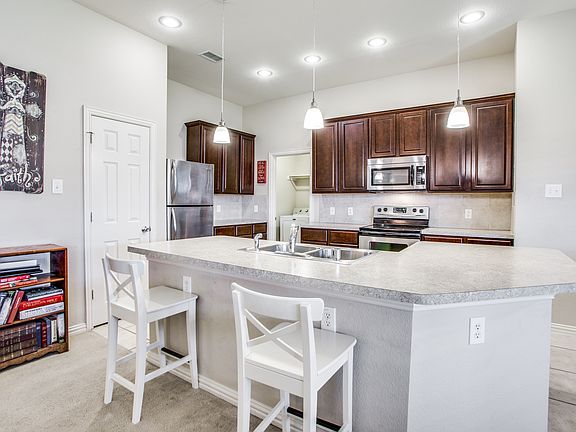 5th image of 808 Honeywell Dr