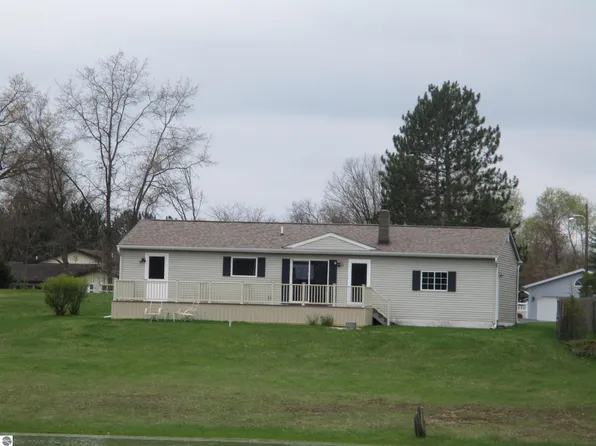 2673 W Caribou Trl, West Branch, MI 48661