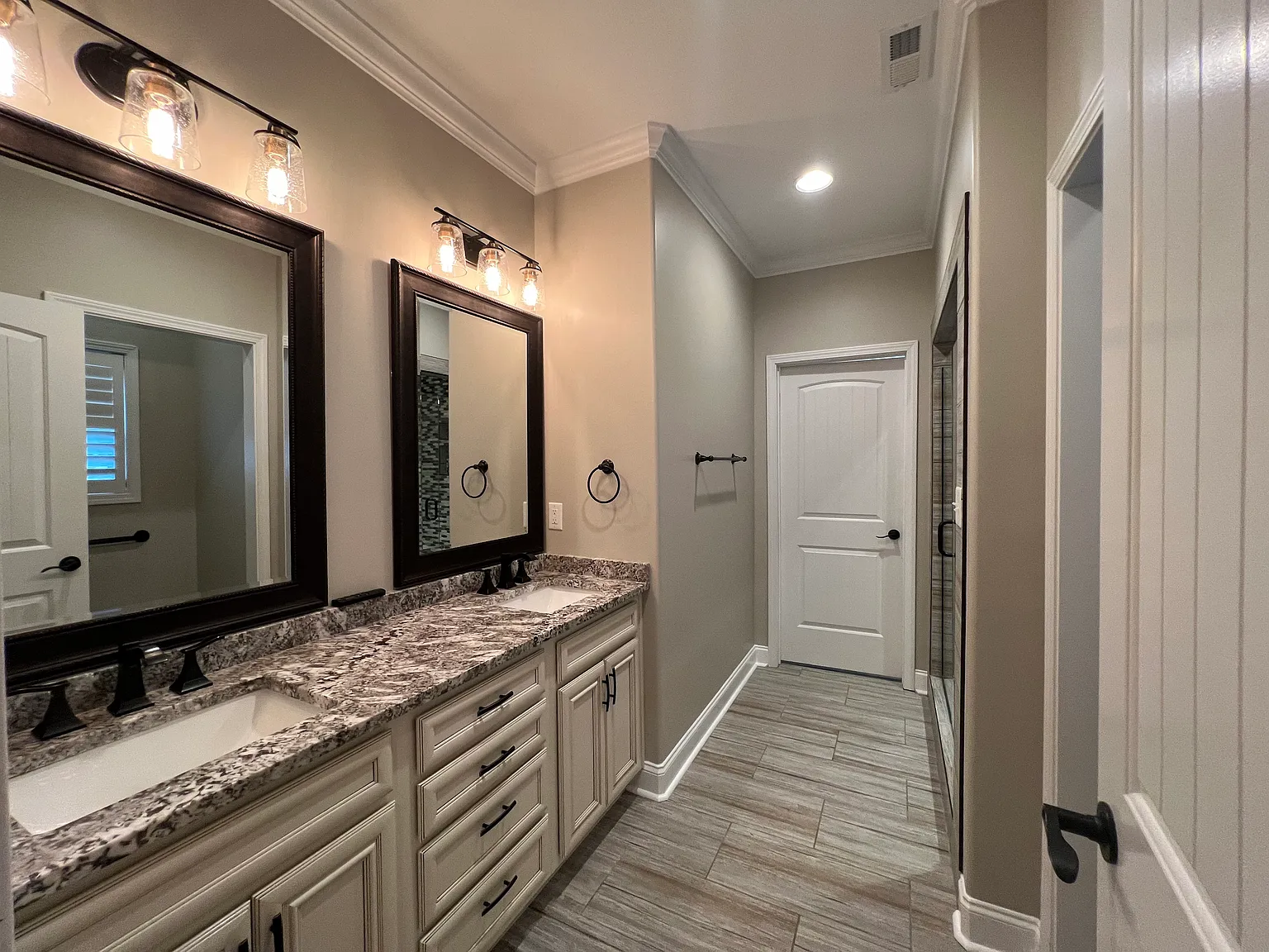 4 bed, 2200 sqft, $2,750 — Photo 4