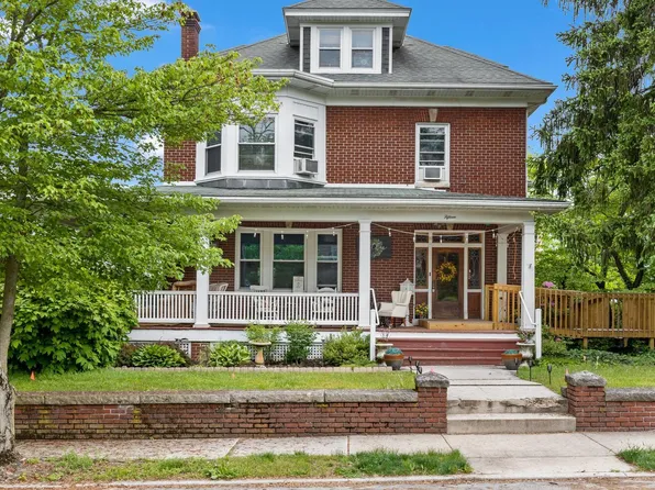 15 4th St, Hanover, PA 17331