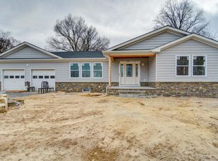 16 Richard Ln, West Long Branch, NJ 07764