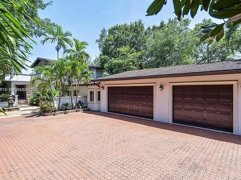 800 SW 12th Ave — Photo 44