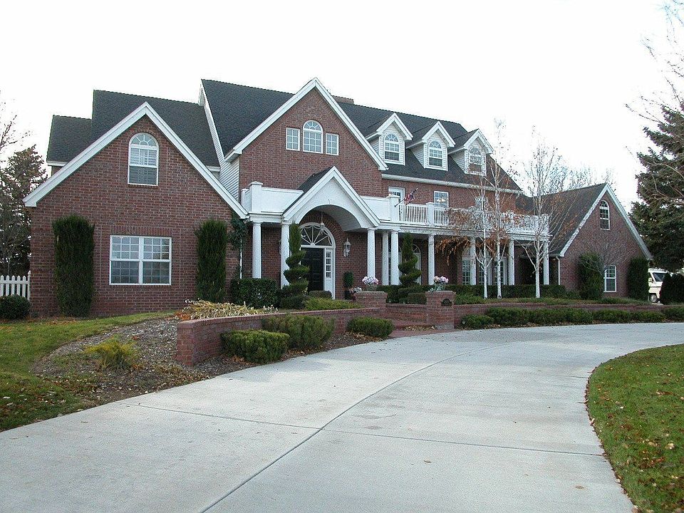 1st image of 2620 Falls Ave E
